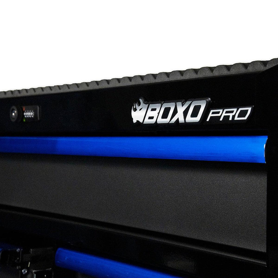 Black and blue device with 'BOXO Pro' branding on a white background